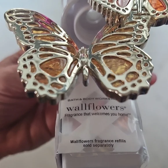 Bath & Body Works Gold and Orange Butterfly Wallflower. Brand New *RARE* - Picture 5 of 7